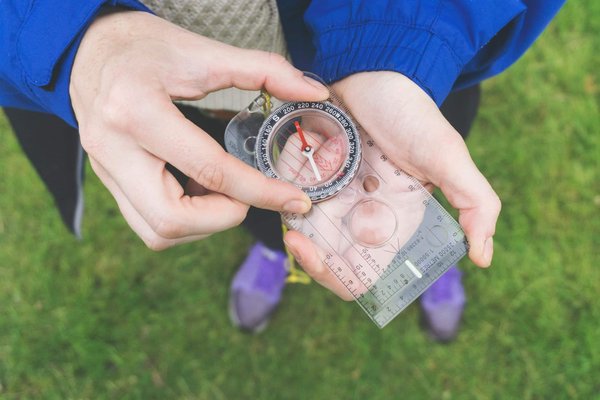 Quels conseils pour une exploration responsable des grottes de glace en Islande ?