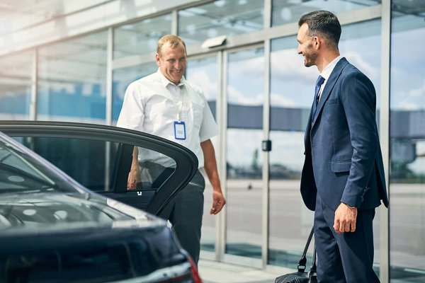 Comment devenir chauffeur VTC de l'aéroport de Nice ?